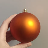 Käsinmaalattu joulupallo toiveiden mukaan